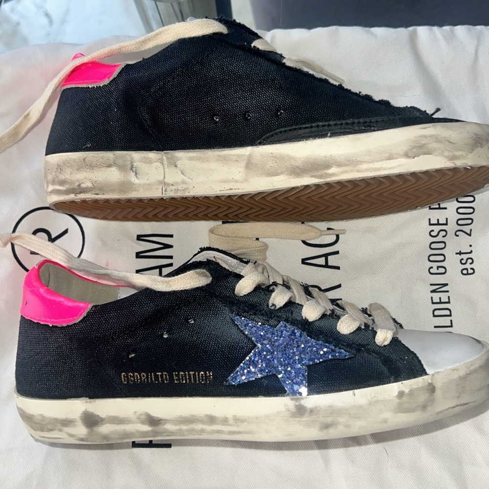 Golden Goose Sneakers - Picture 4 of 11